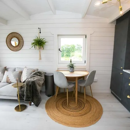 The Paddocks - Stylish, Cozy & Private Killarney