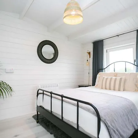 The Paddocks - Stylish, Cozy & Private Cill Airne