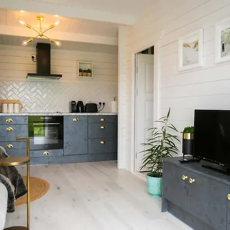 Domek alpejski The Paddocks - Stylish, Cozy & Private Killarney